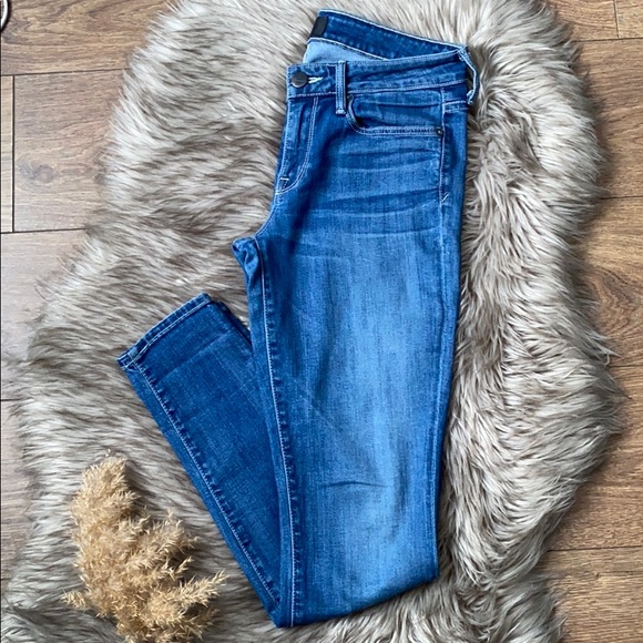 Vince Jeans Light Wash Dylan Skinny - Picture 3 of 10